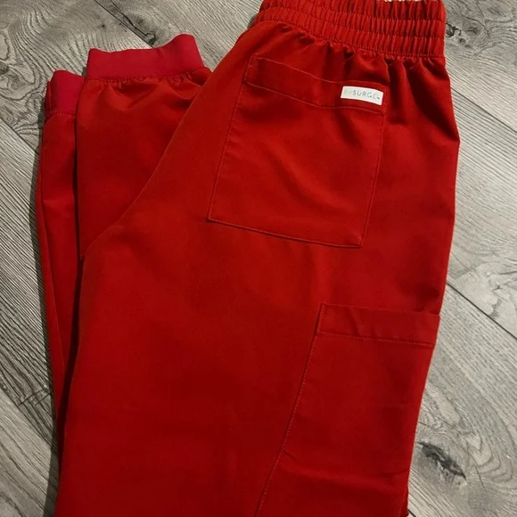 Resurge brand scrubs - Picture 4 of 4